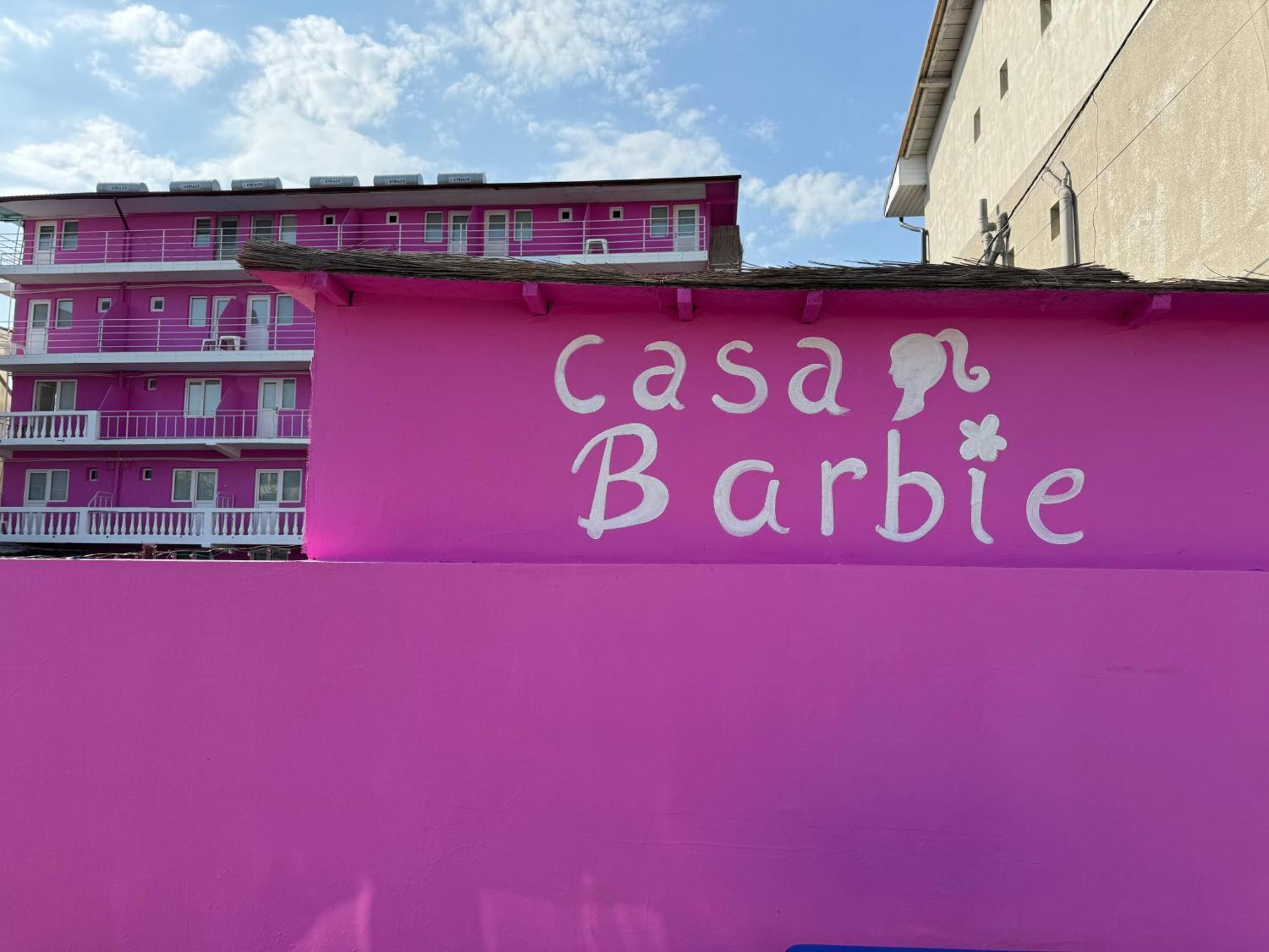 הוסטל Casa Barbie קוסטינסטי מראה חיצוני תמונה